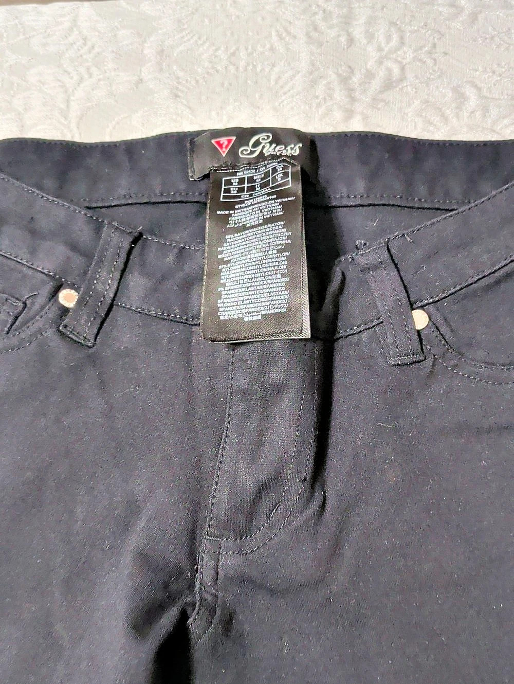Guess Women's Skinny Jeans Black Size 6